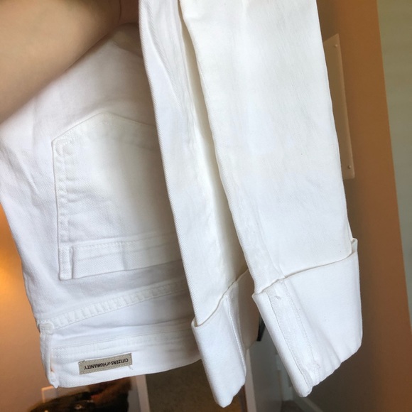 Citizens of Humanity gorgeous white jean capris - Picture 7 of 7
